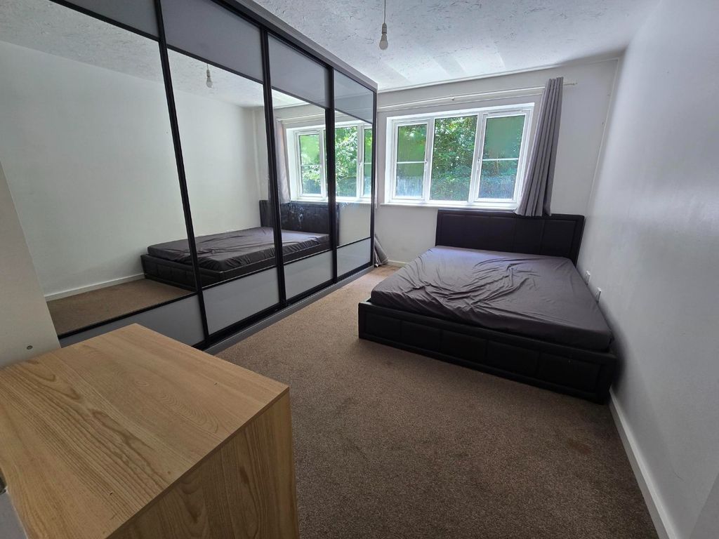 Property photo 3 of 8 5273732