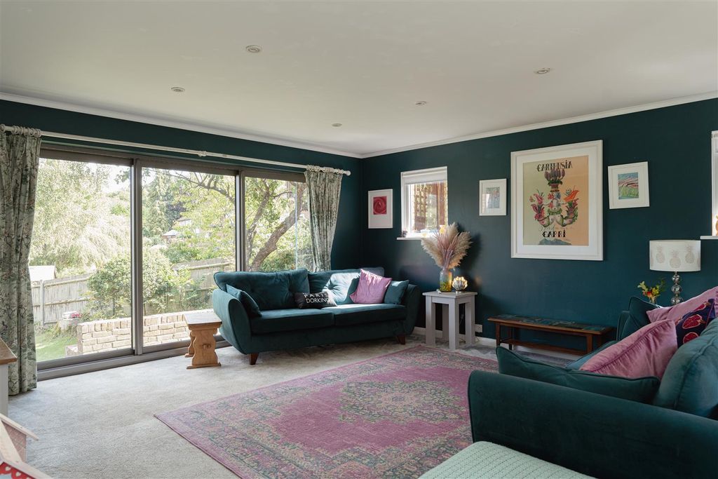 Property photo 3 of 19 13.Jpg