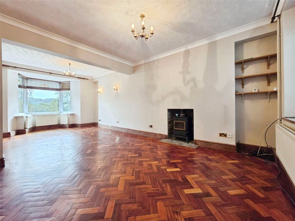 Property photo 2 of 19 Picture No. 27