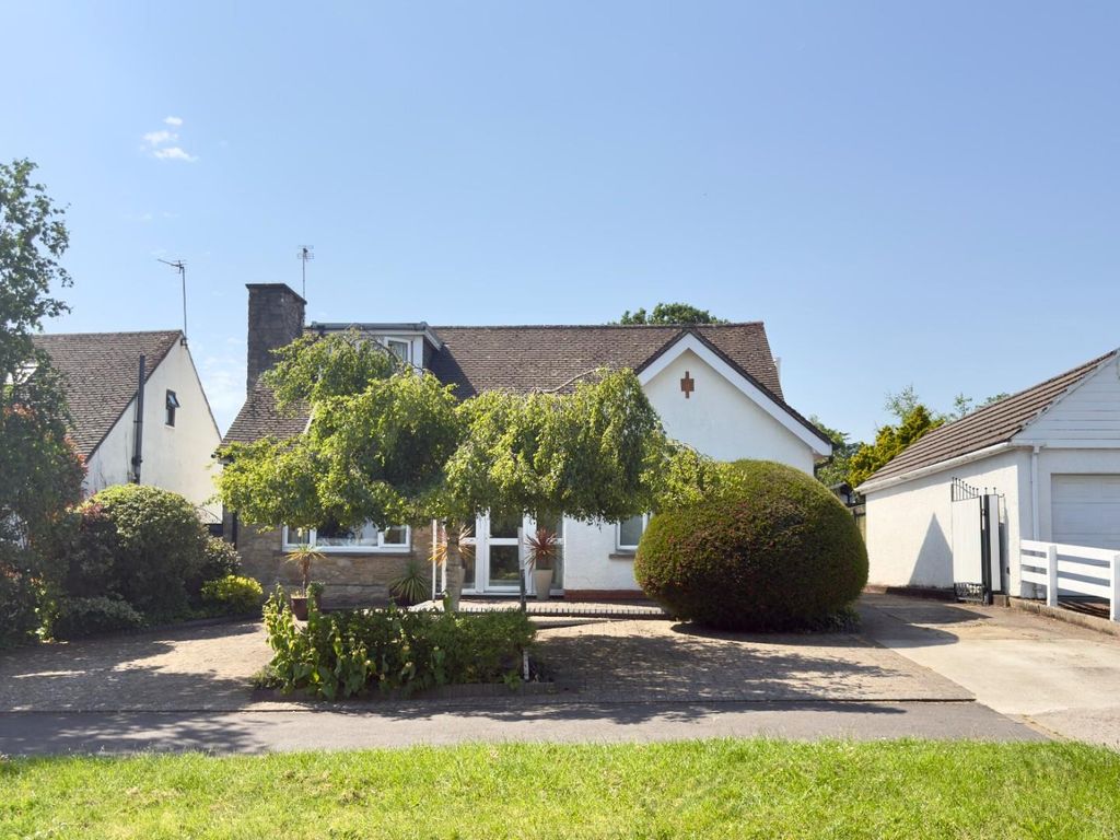 4 bed detached bungalow for saleLarkwood Avenue, Penarth CF64