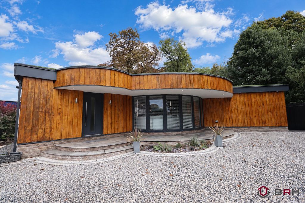 Property photo 1 of 30