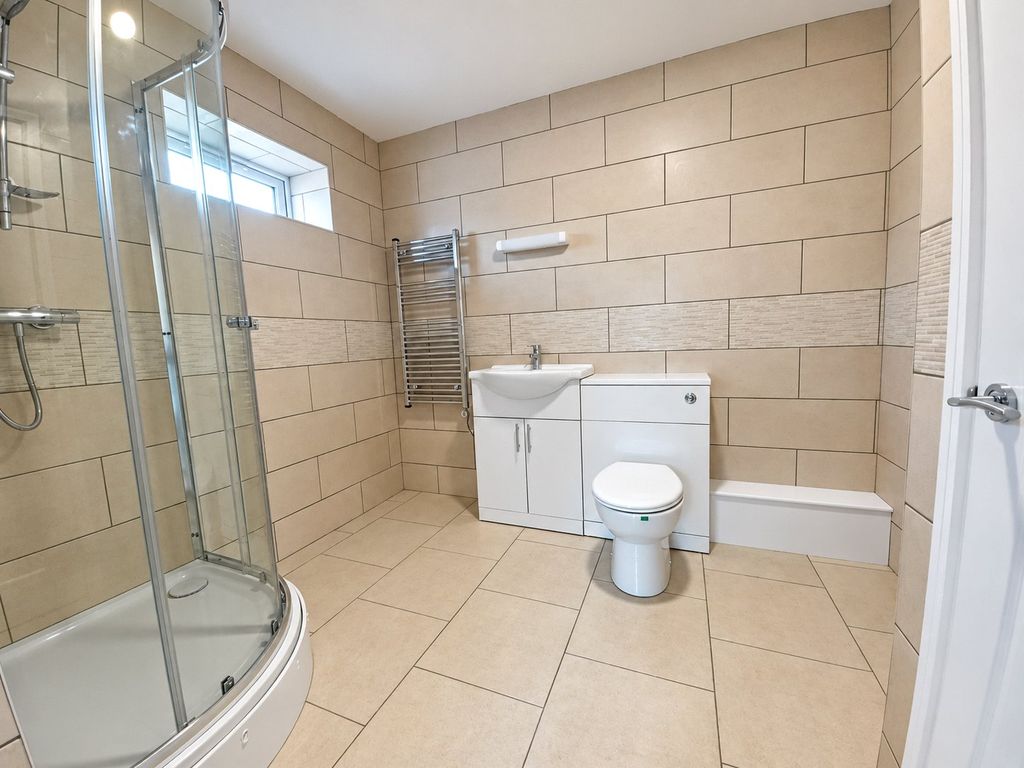 Property photo 2 of 5 Picture No. 11