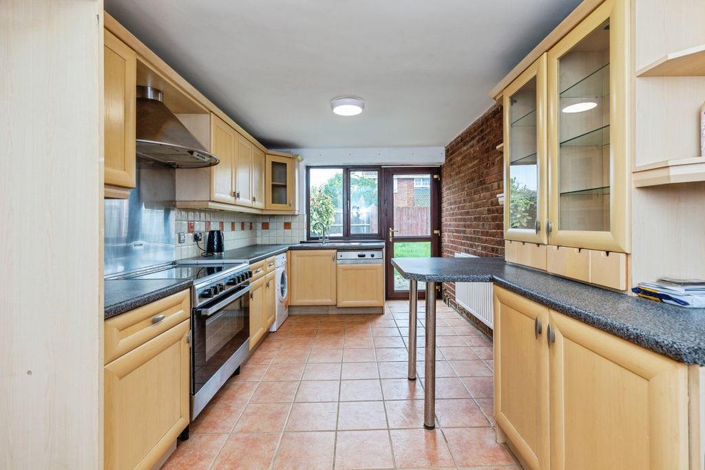 Property photo 2 of 19 Kitchen