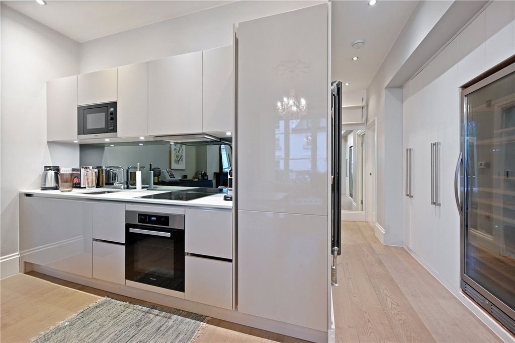 Property photo 2 of 6 Picture No. 11