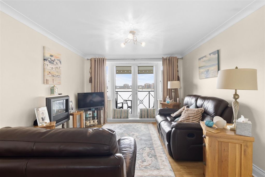 Property photo 2 of 19 Living Room