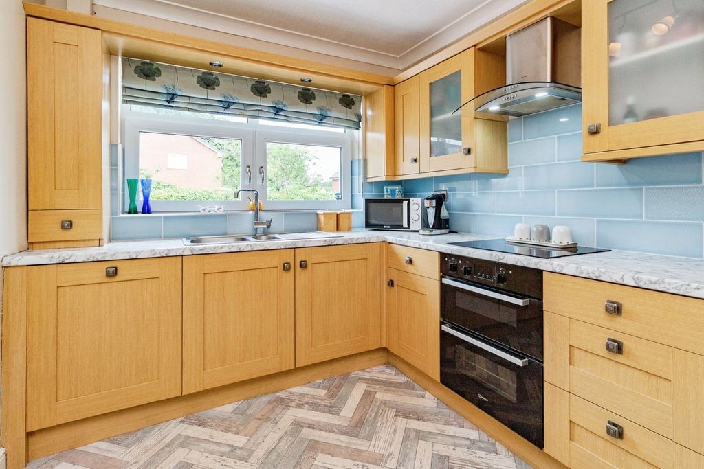 Property photo 2 of 16