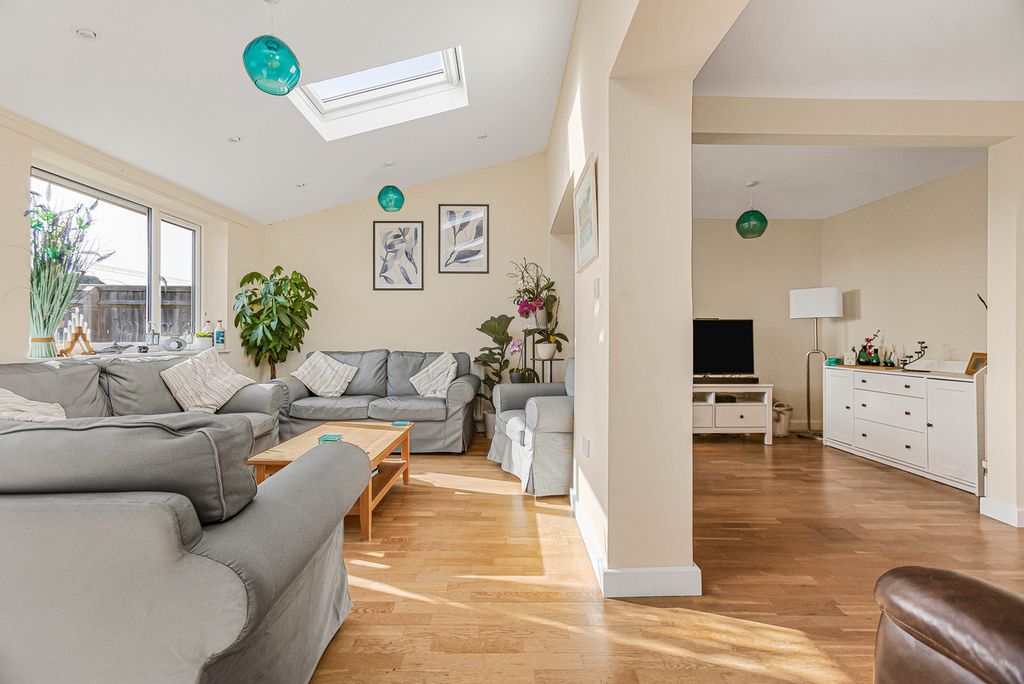 Property photo 3 of 30