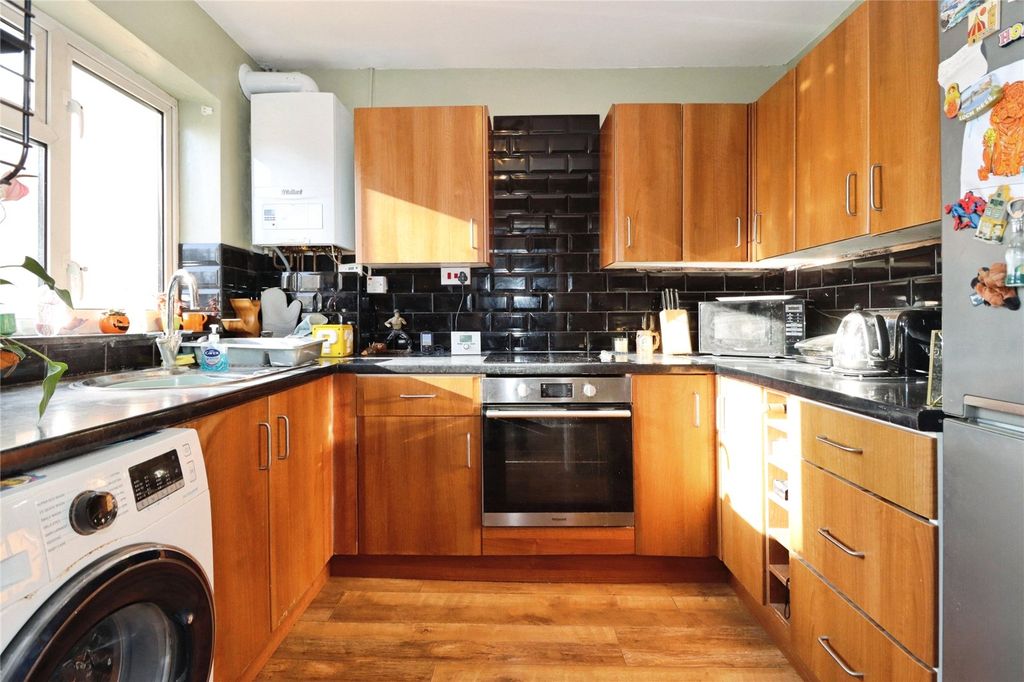 Property photo 2 of 12 Picture No. 02