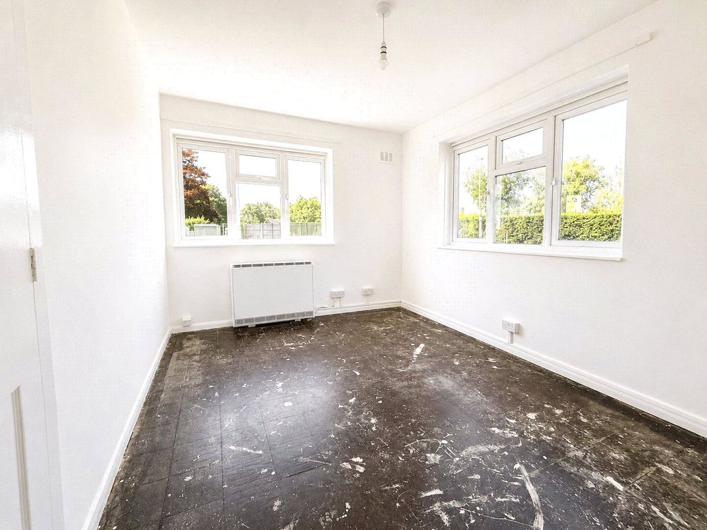 Property photo 2 of 8 2
