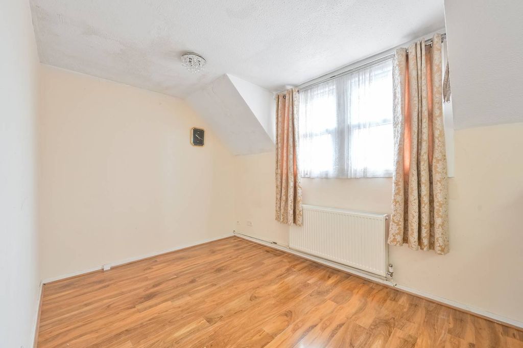 Property photo 2 of 6