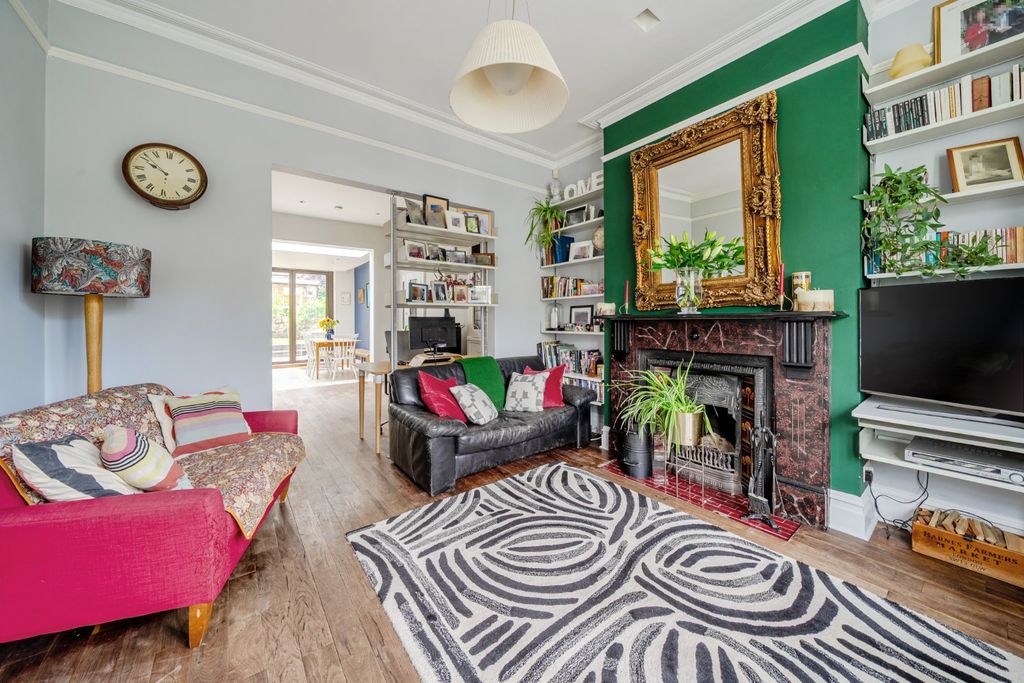 Property photo 2 of 19 Picture No. 21