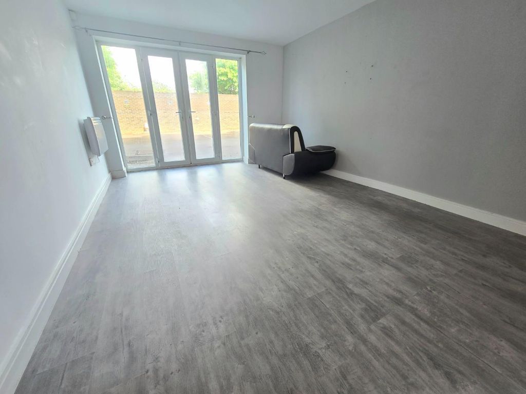 Property photo 2 of 10 Living Room