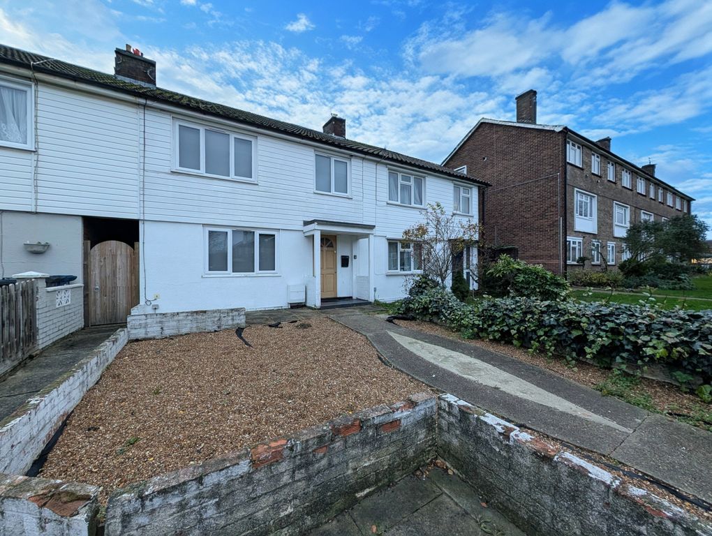 Property photo 1 of 17 3 Bed Terrace House