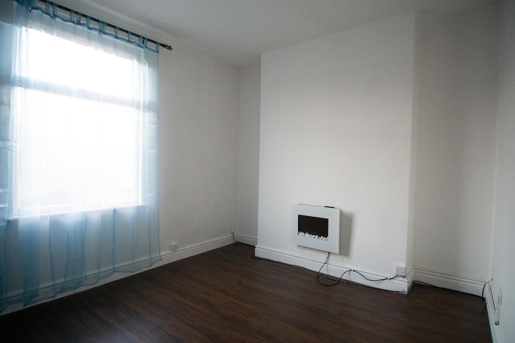 Property photo 2 of 5 Reception