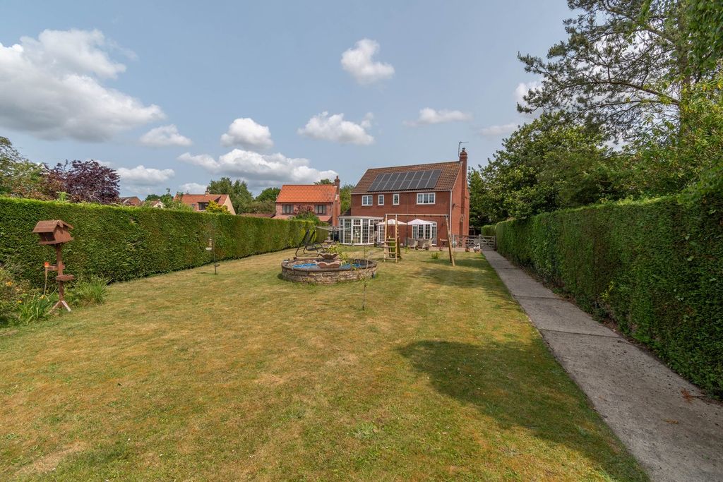Property photo 2 of 19