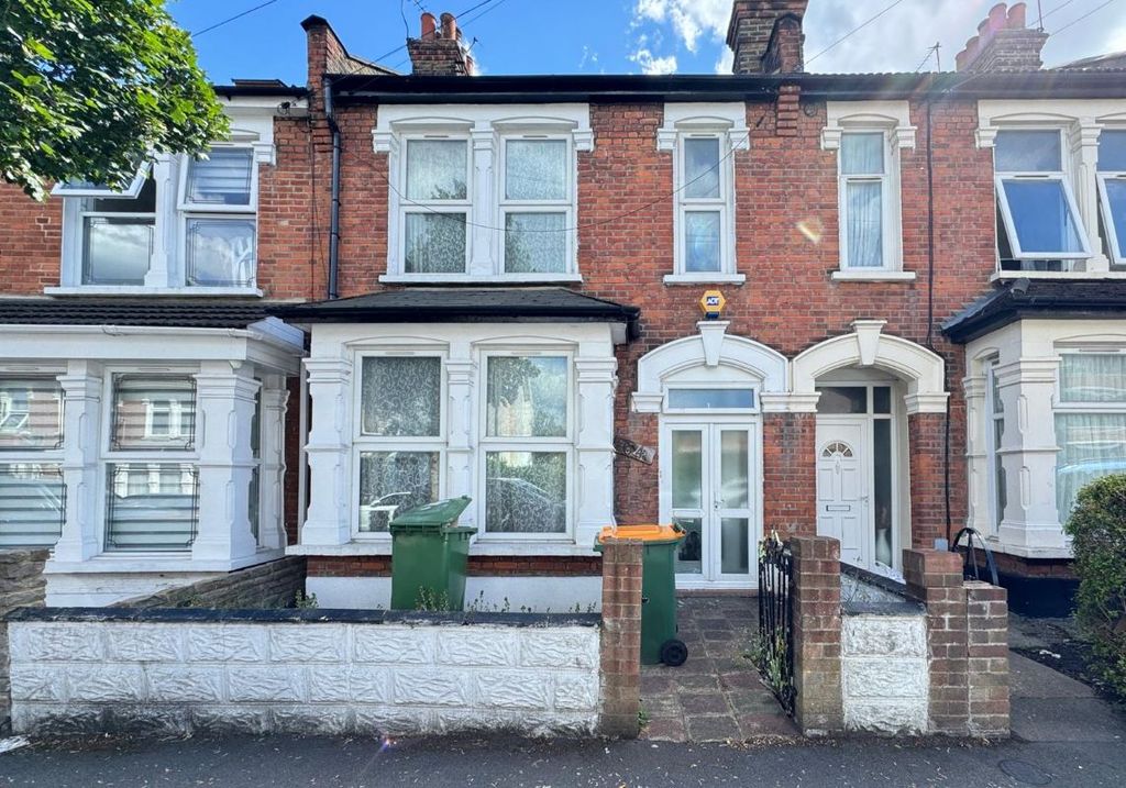 Property photo 2 of 12