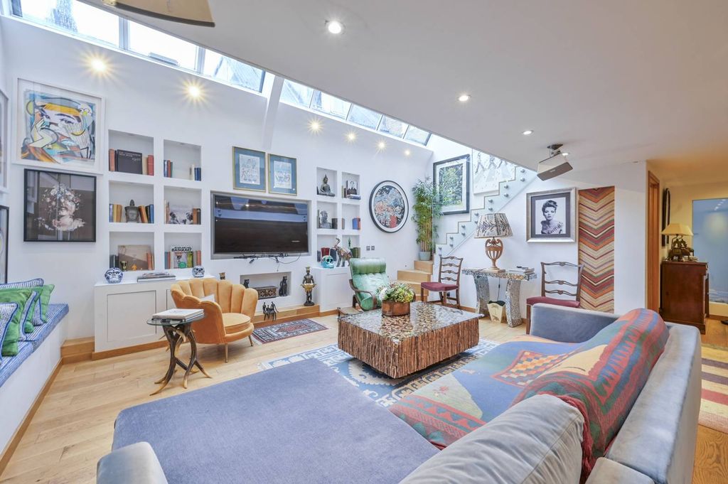 Property photo 3 of 11