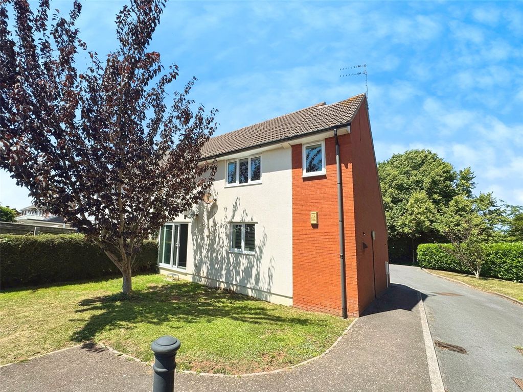 Property photo 1 of 11 Rear