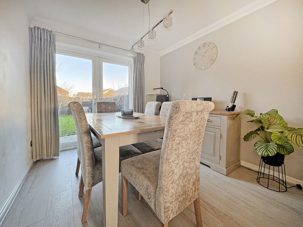 Property photo 3 of 39