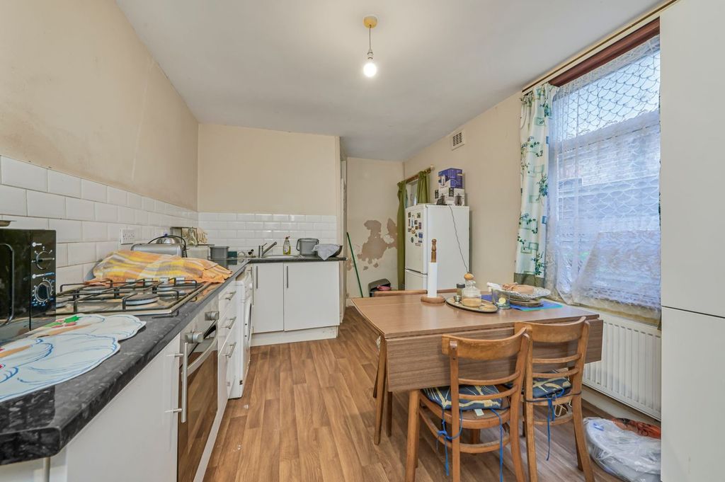 Property photo 3 of 8 Picture No. 05