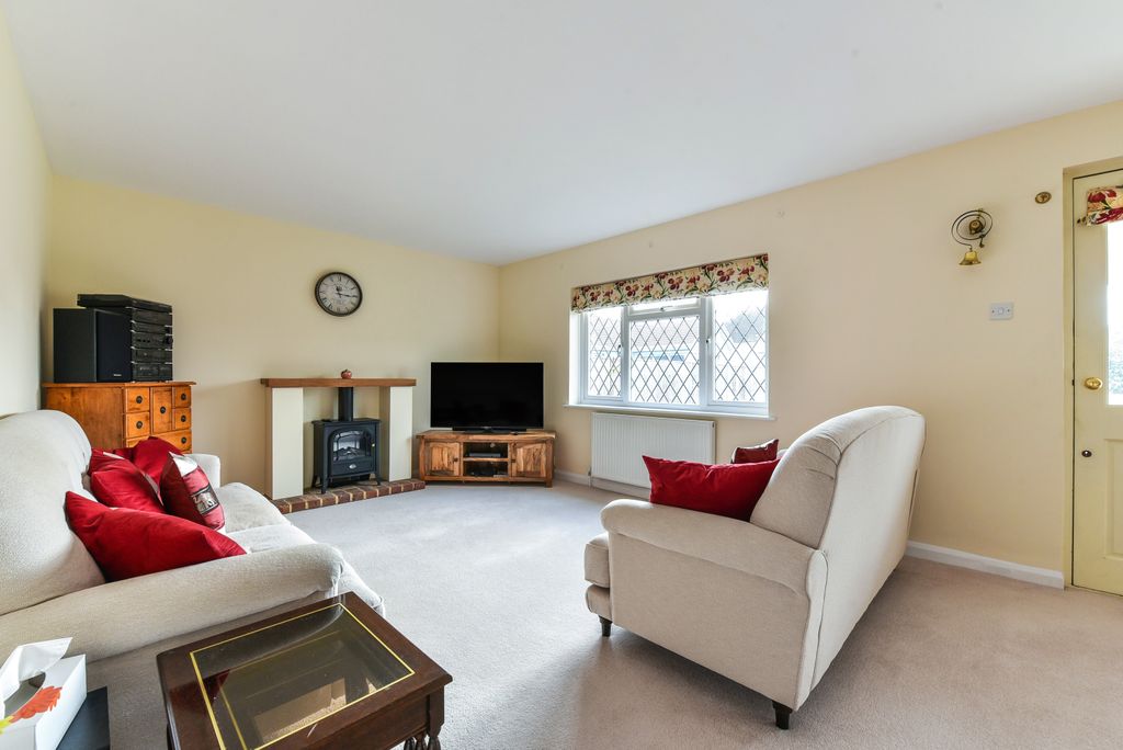 Property photo 2 of 25