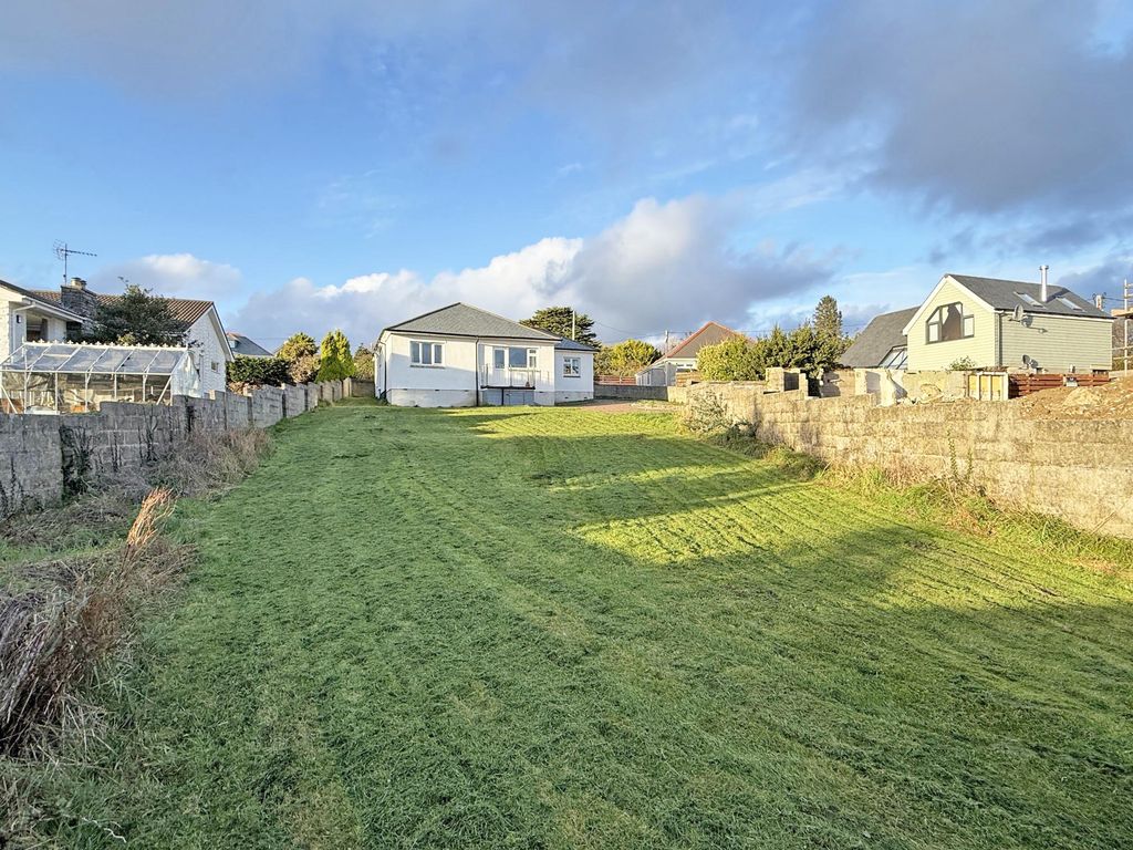 Property photo 3 of 11 Photo 3