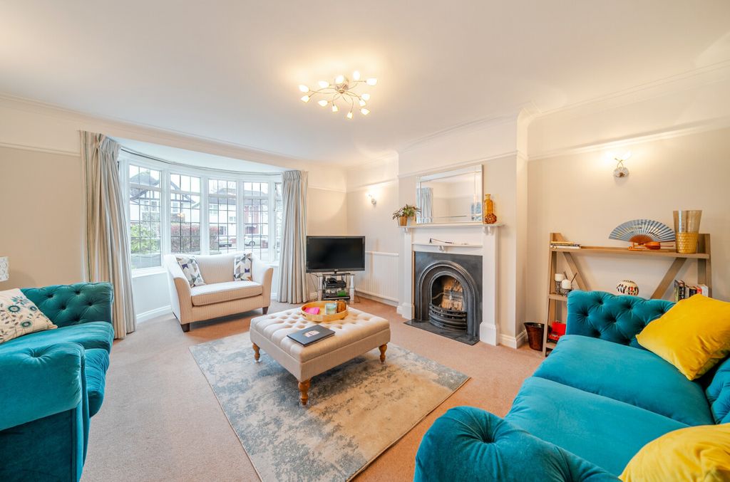 Property photo 2 of 22