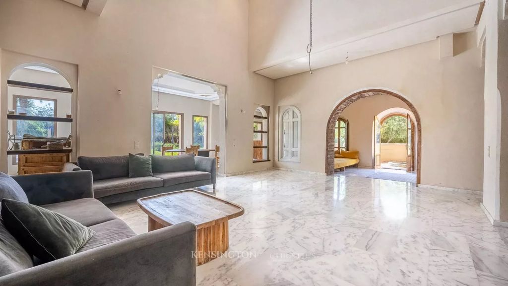 Property photo 2 of 30