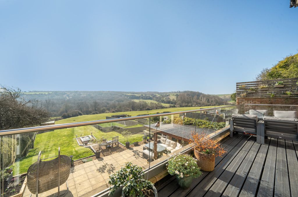 Property photo 3 of 35 1416993469Bc5049563A5