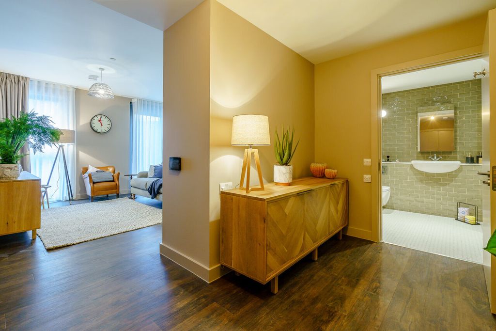 Property photo 2 of 8 Abb79916407E7Adbc49322367B49