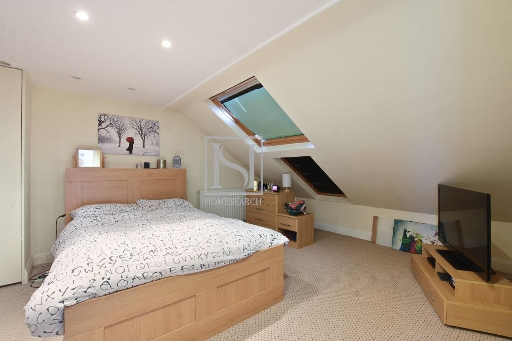 Property photo 3 of 12 Gallery