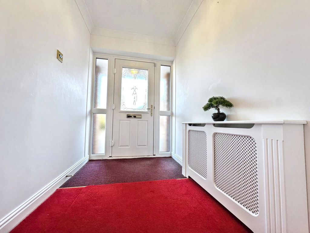 Property photo 2 of 27