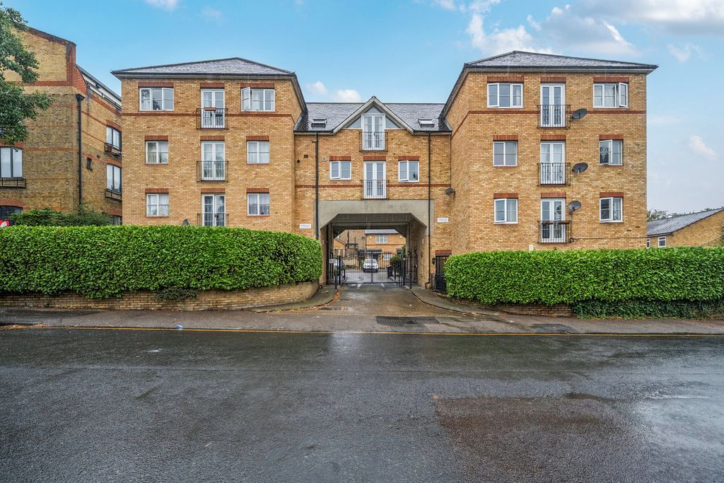 Property photo 1 of 18 1515683-3-6A9Fff9...