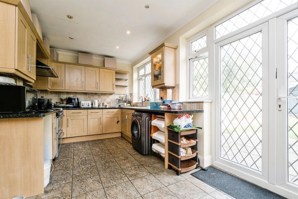 Property photo 3 of 23