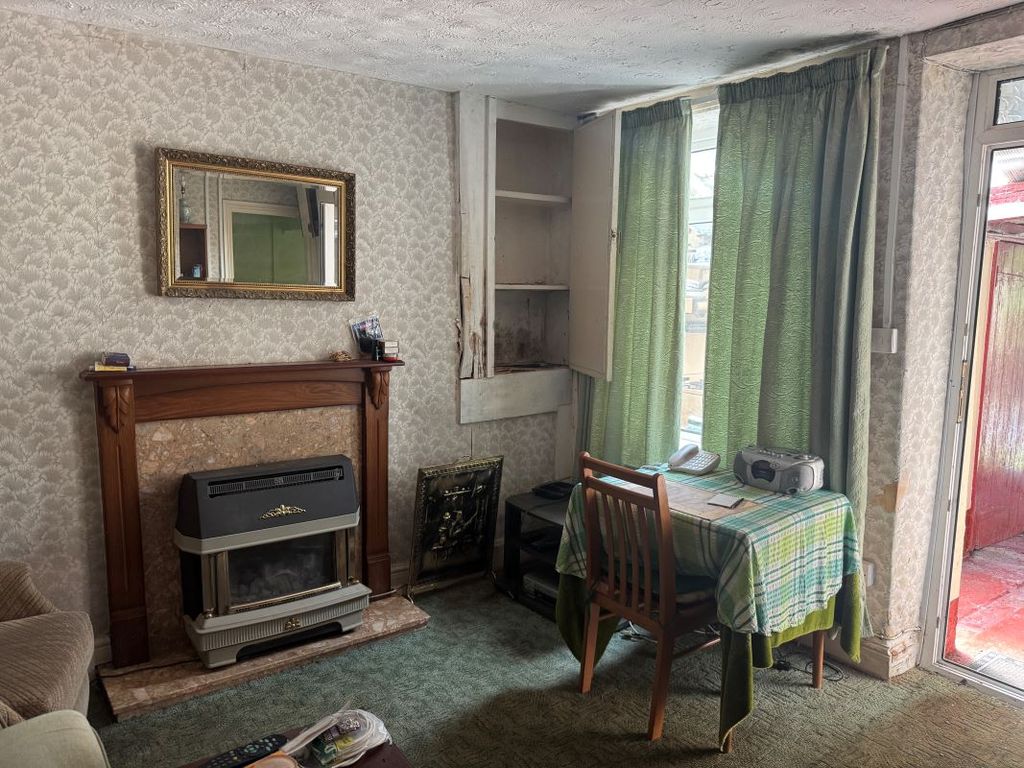 Property photo 2 of 5