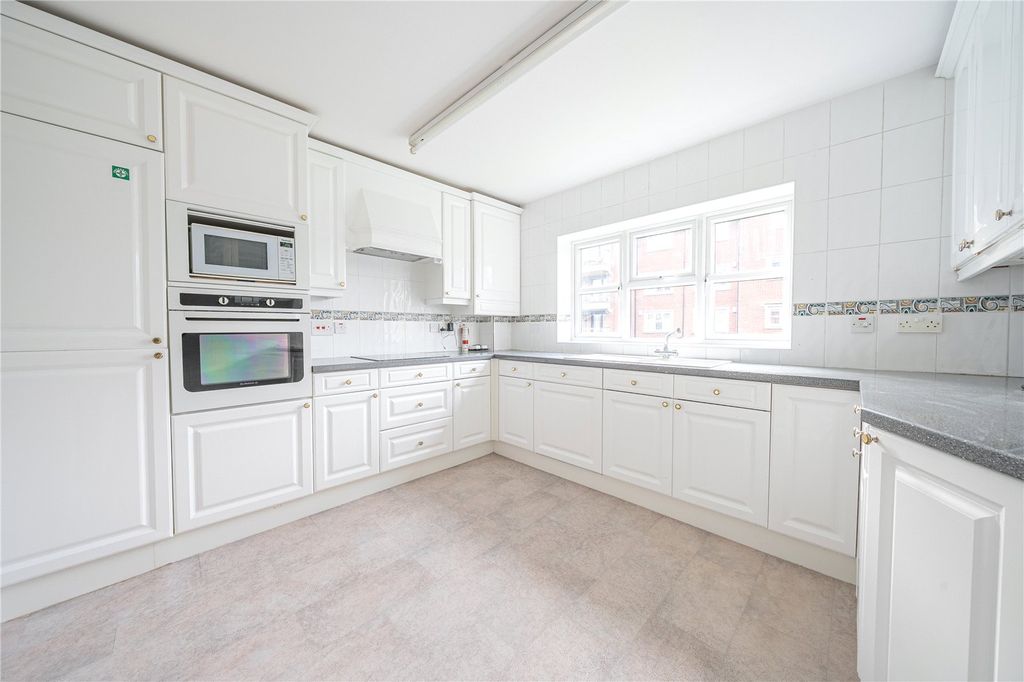 Property photo 2 of 12 Picture No. 08