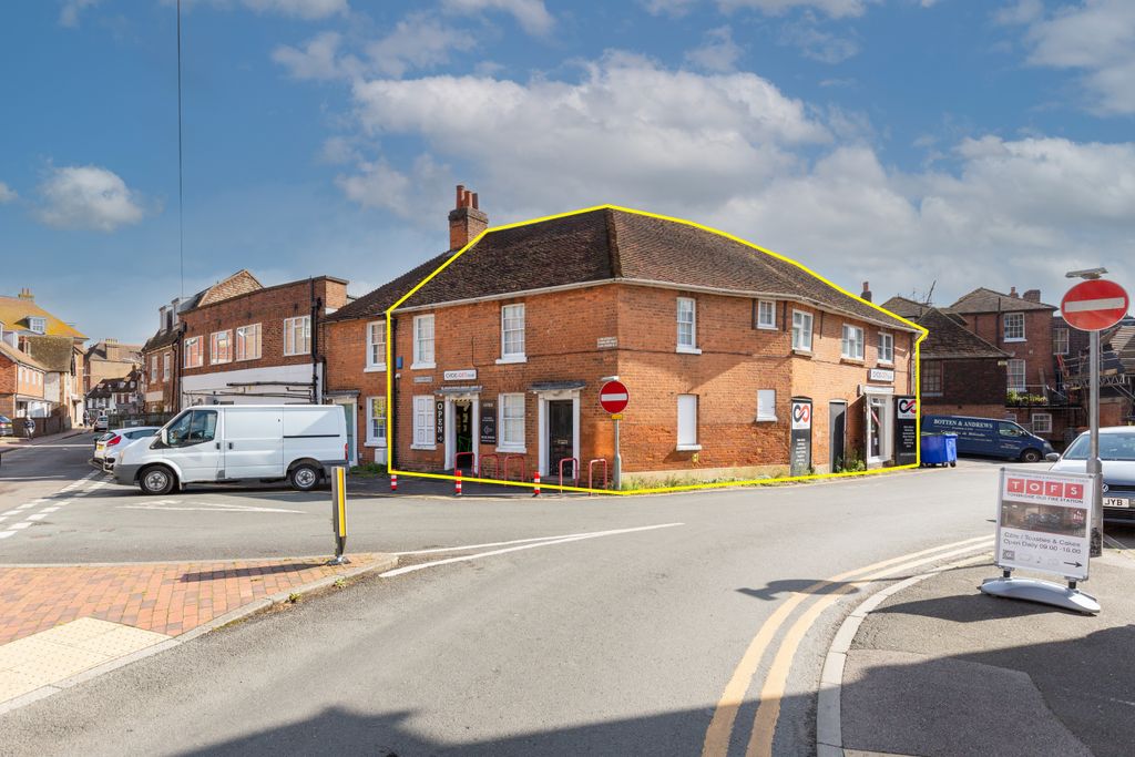 Property photo 3 of 25 146-148 High Street, Tonbridge Tn9 1Bb