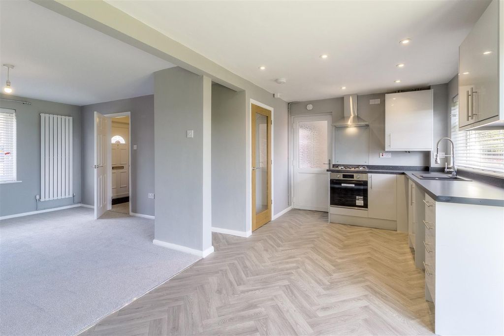 Property photo 3 of 10 Westminster Road - 005.Jpg