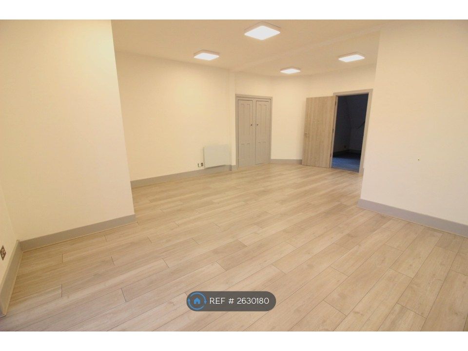 Property photo 2 of 7 Living/Dining Room