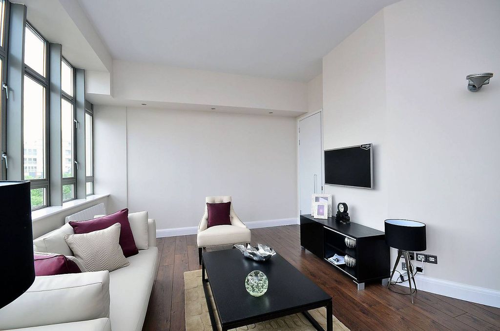 Property photo 3 of 19