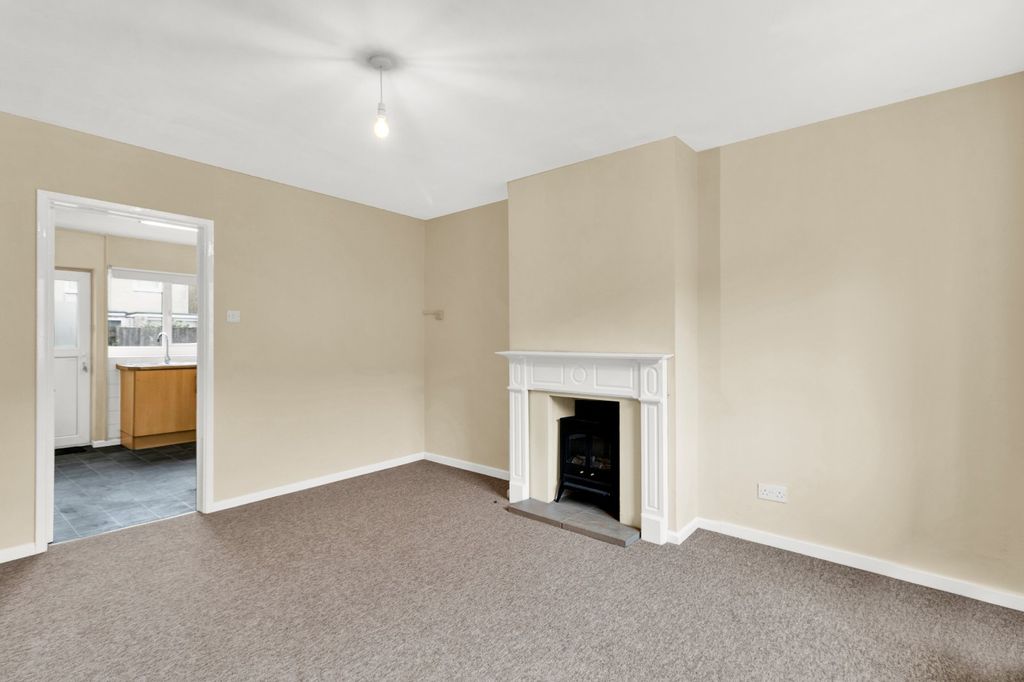 Property photo 2 of 12 Picture No. 15