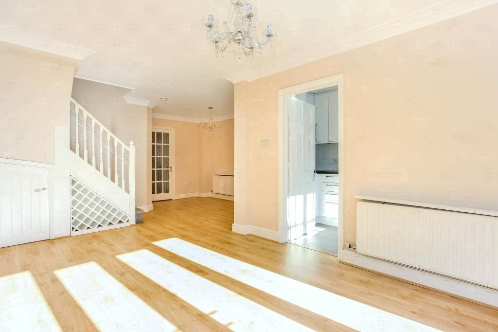 Property photo 3 of 12 Sitting/Dining Room