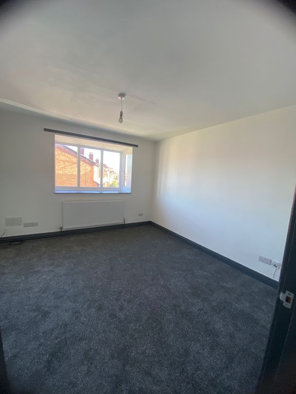 Property photo 2 of 6 Living Room