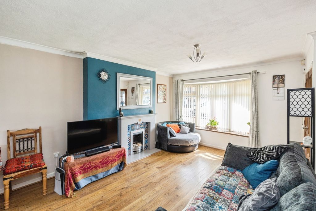 Property photo 3 of 20 Pbox-Img.Jpg