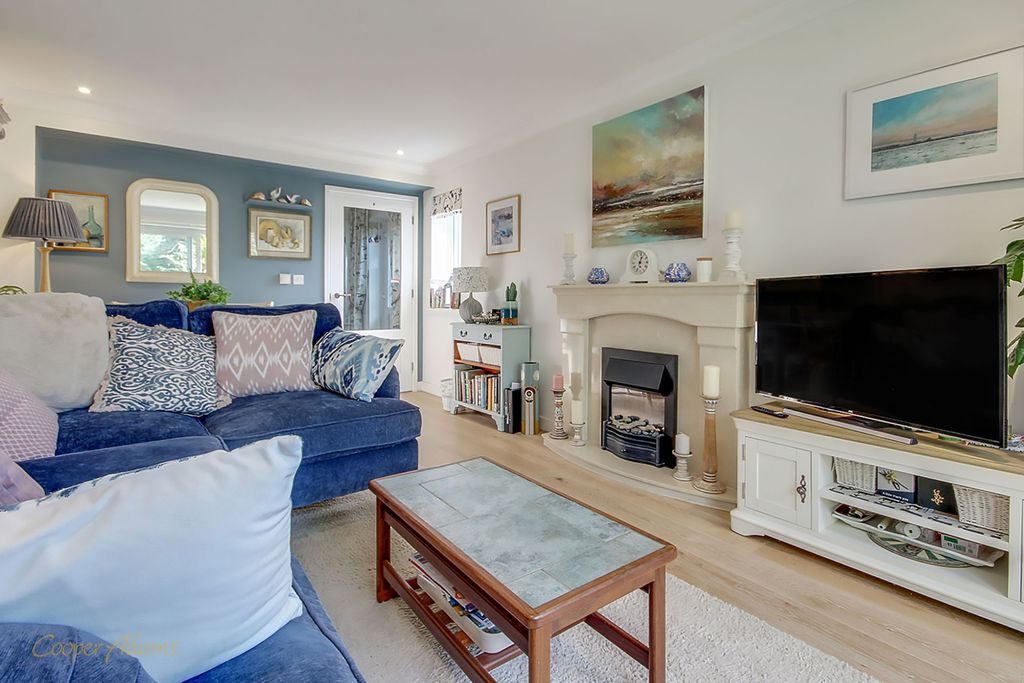 Property photo 2 of 12 Living Room