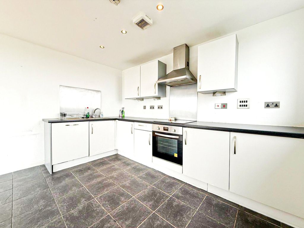 Property photo 3 of 12 Picture No. 16