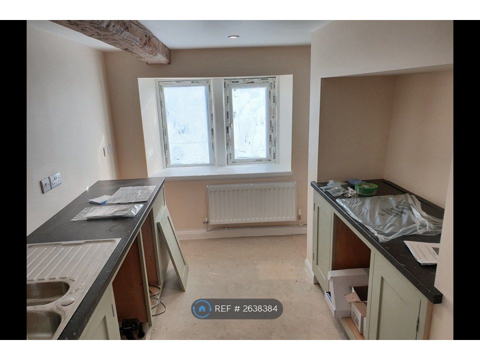Property photo 3 of 6 Kitchen