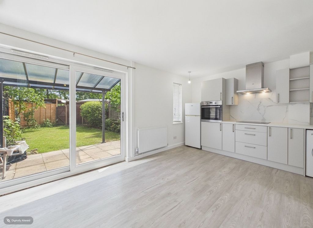 Property photo 2 of 22 5262325