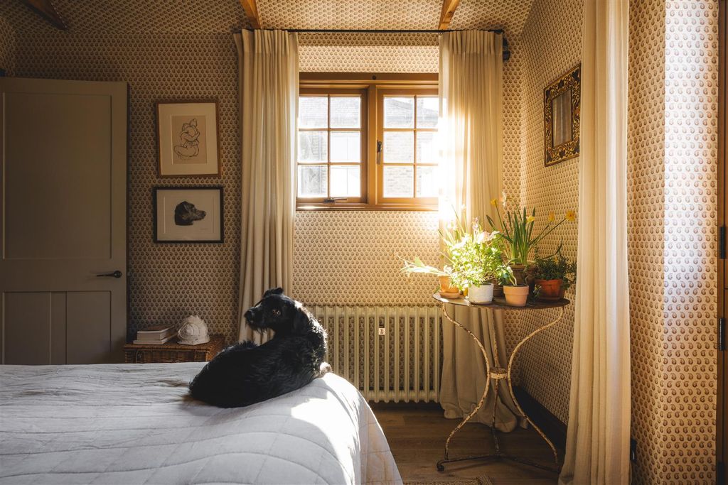 Property photo 3 of 39 Elmcroft Road-1.Jpg