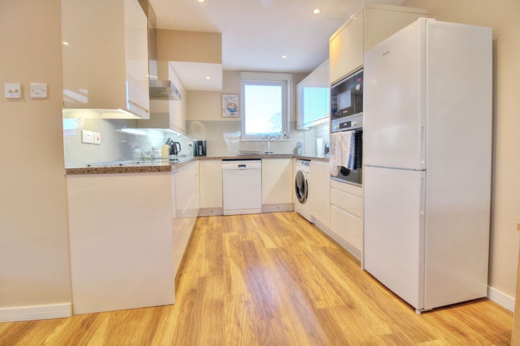 Property photo 3 of 19 Photo #3